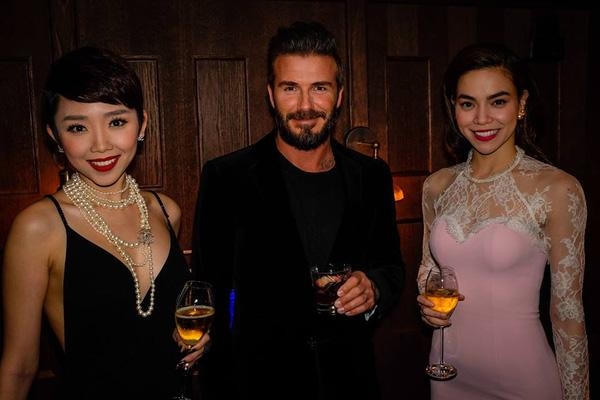 Hồ Ngọc Hà và Tóc Tiên trong lần gặp mặt Beckham ở London hồi năm ngoái. Ảnh: internet.