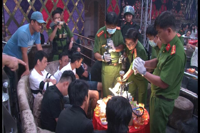 Anh325.
