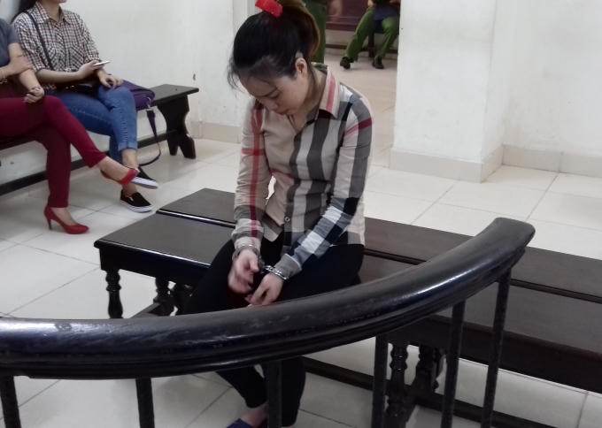 Hợi trước vành móng ngựa.