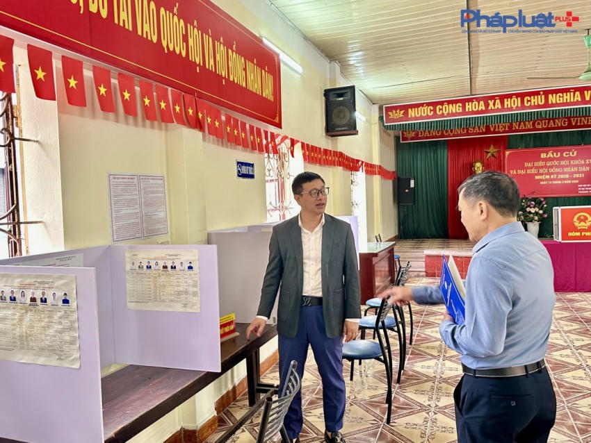 Lãnh đạo địa phương kiểm tra, chỉ đạo sát sao công tác chuẩn bị cho ngày bầu cử.