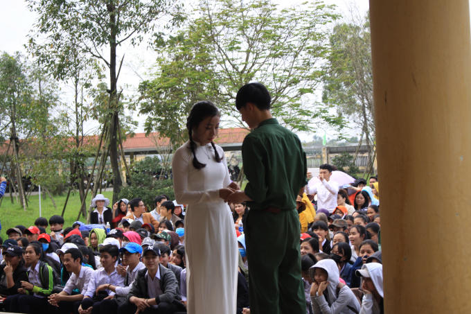 Ngày thơ nhằm tái hiện lại những mối tình giản dị nhưng sâu sắc...