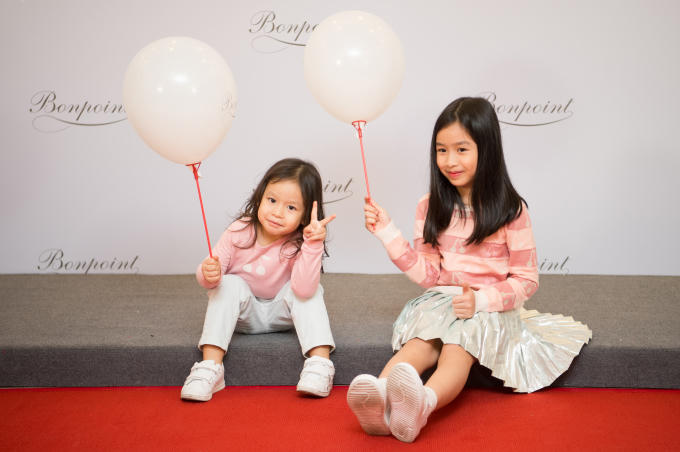 3 mẹ con Lưu Hương Giang h&oacute;a n&agrave;ng thơ nước Ph&aacute;p tại sự kiện thời trang