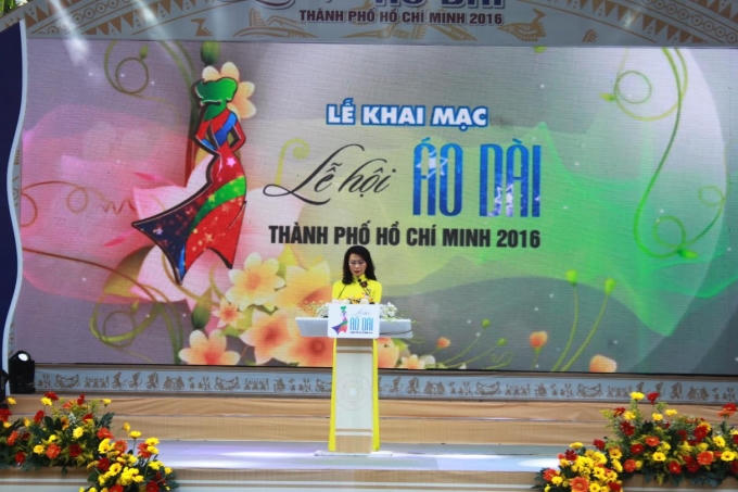 Bà Nguyễn Thị Thu tuyên bố khai mạc Lễ hội Áo dài TP HCM lần 3 năm 2016.