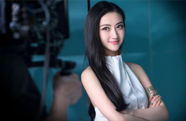 Tiết lộ về nữ diễn viên châu Á xinh đẹp duy nhất trong phim “Kong”