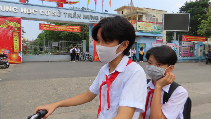 Các em hoạc sinh tới trường luôn thực hiện tốt theo khuyến cáo 5K.