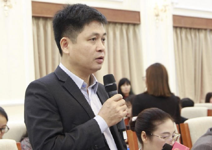 Ông Nguyễn Xuân Thành - Phó Vụ trưởng Vụ Giáo dục Trung học, Bộ GDĐT thông tin tại buổi Họp báo.