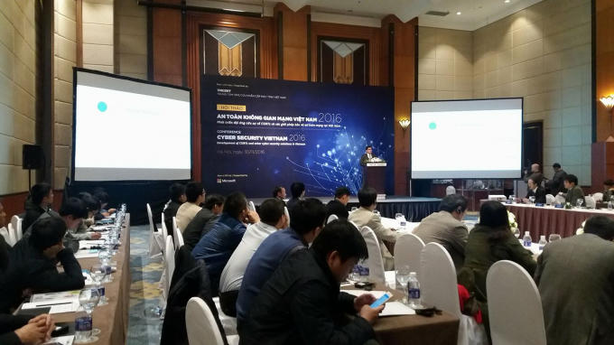 Ông Michael Montoya, Cố vấn An ninh trưởng, Microsoft châu Á phát biểu tại Hội thảo (ảnh  Lương Liễu).