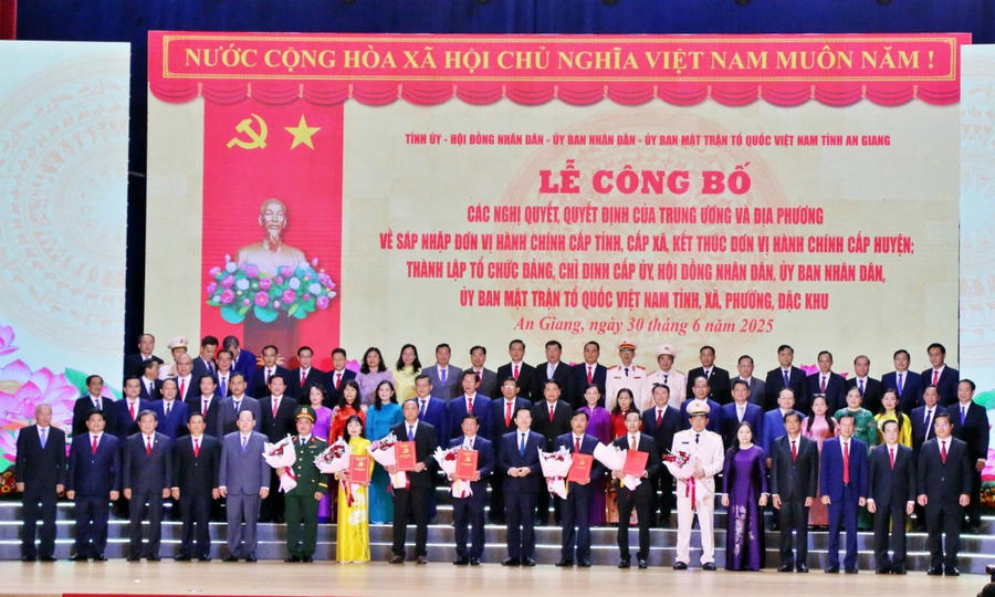 Ban Chấp hành Đảng bộ tỉnh An Giang ra mắt