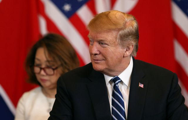 Tổng thống Trump nói với các phóng viên rằng ông tin tưởng Triều Tiên có thể trở thành cường quốc kinh tế và Mỹ sẽ hỗ trợ cho sự phát triển của Bình Nhưỡng.