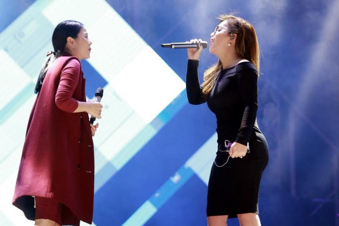 Minh Tuyết v&agrave; Lệ Quy&ecirc;n tập luyện say sưa c&ugrave;ng nhau.