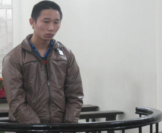 Nguyễn Đình Công trước vành móng ngựa.