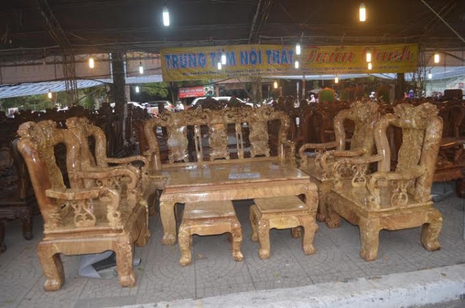 Những bộ bàn salong có giá trị tiền tỷ