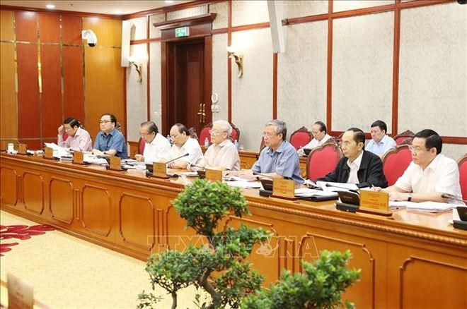 Trong hai ngày 18-19/9/2018, tại Trụ sở Trung ương Đảng, Tổng Bí thư Nguyễn Phú Trọng chủ trì cuộc họp của Bộ Chính trị để cho ý kiến về các đề án chuẩn bị trình Hội nghị Trung ương 8 (khóa XII). Lúc đó, Chủ tịch nước Trần Đại Quang còn tham dự cùng các đồng chí Bộ Chính trị, Ban Bí thư Trung ương Đảng và các đại biểu. Ảnh: TTXVN