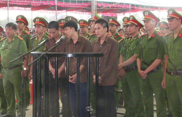 Các bị cáo trước vành móng ngựa. (Ảnh: TTXVN)