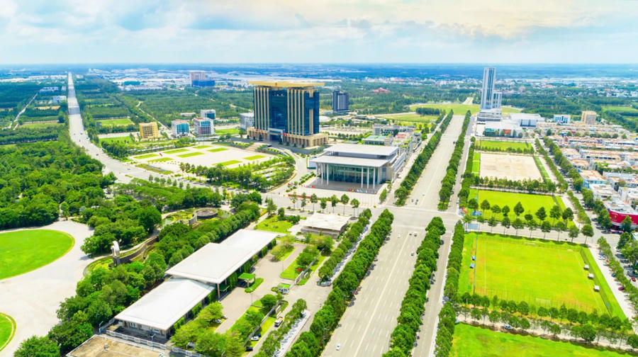 Năm 2024, tỉnh Bình Dương thu hút được 2,2 tỷ USD vốn đầu tư nước ngoài, với tổng vốn đăng ký hơn 42,4 tỷ USD, đứng thứ 2 cả nước về thu hút vốn đầu tư nước ngoài.