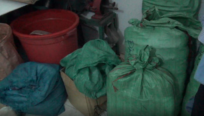 Nhiều nguyên liệu, phụ gia không rõ nguồn gốc được phát hiện.