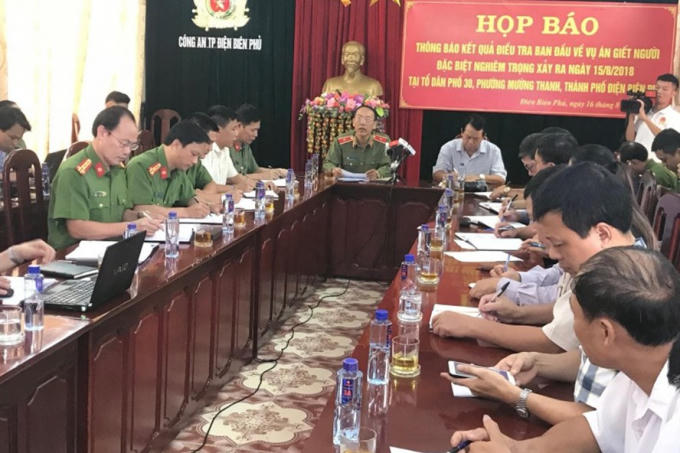 Công an tỉnh Điện Biên họp báo vụ nổ súng làm 3 người chết vào ngày 15/8 vừa qua. (Ảnh: Báo Giao thông)