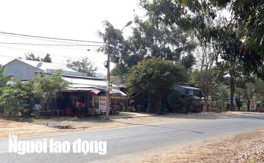 16 lô đất trước cổng UBND xã đa phần đều do người thân cán bộ xã đứng tên.