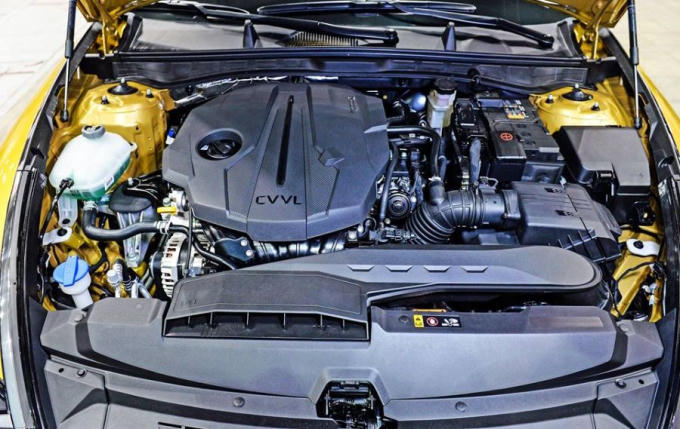 Về truyền động,&nbsp;Hyundai&nbsp;Sonata 2020 c&oacute; 2 lựa chọn động cơ 2.0 l&iacute;t tại H&agrave;n Quốc, trong đ&oacute;, m&aacute;y G2.0 CVVL d&ugrave;ng hộp số tự động 8 cấp 158 m&atilde; lực, 196Nm m&ocirc;-men xoắn cực đại, loại thứ hai l&agrave; đơn vị L2.0 d&ugrave;ng hộp số 6 cấp cho 144 m&atilde; lực, 191Nm.&nbsp;Cuối năm nay, Sonata mới&nbsp;sẽ được bổ sung th&ecirc;m bản&nbsp;1.6L T-GDi v&agrave; Hybrid.