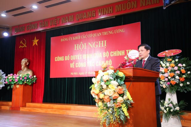 Đồng chí Nguyễn Văn Thể, Ủy viên Trung ương Đảng, Bí thư Đảng ủy Khối phát biểu nhận nhiệm vụ