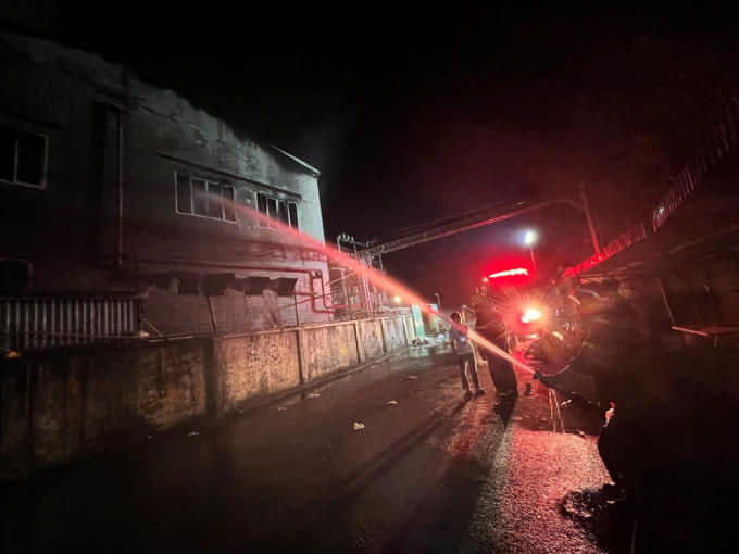 Kkhu vực xảy ra cháy là tầng 2 xưởng sản xuất thú nhồi bông có diện tích khoảng 500m2, trên diện tích mặt bằng của doanh nghiệp khoảng 1.500m2.