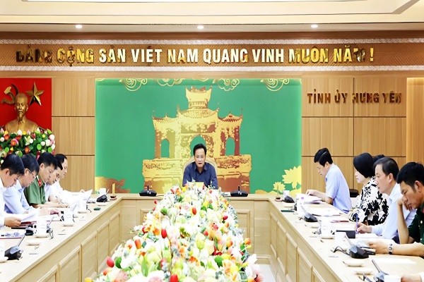 Quang cảnh cuộc họp.