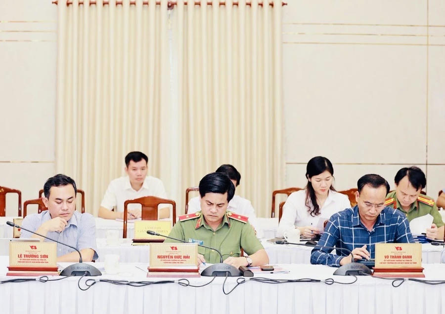 Các Ủy viên Ban Thường vụ Tỉnh ủy Đồng Nai tham dự hội nghị. Ảnh: BĐN