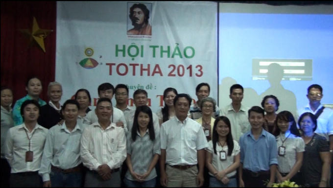 Giáo sư Hải và tập thể Totha.