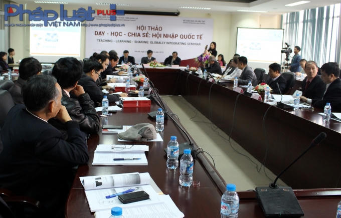 Đa số đại biểu tán thành việc ứng dụng công nghệ thông tin và truyền thông vào giáo dục là tất yếu. (Ảnh: Đức Biên)