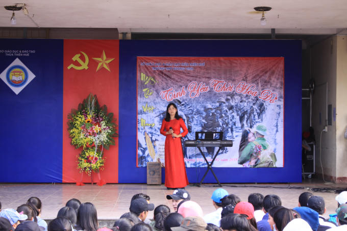 Thừa Thiên Huế: Sâu lắng ngày thơ Việt Nam tại trường THPT Hương Vinh