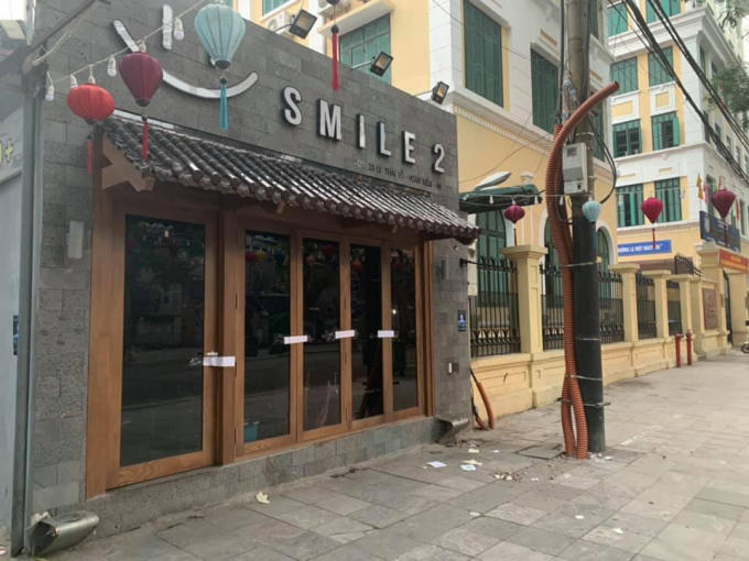Hiện quán Smile 2 địa chỉ 23 phố Lý Thái Tổ đã bị lực lượng chức năng niêm phong.