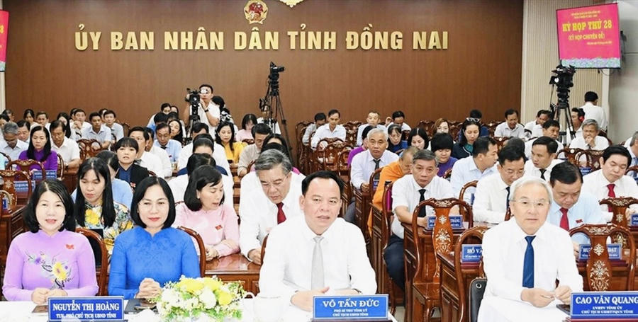 Các đại biểu tham dự Kỳ họp thứ 28 (kỳ họp chuyên đề) HĐND tỉnh