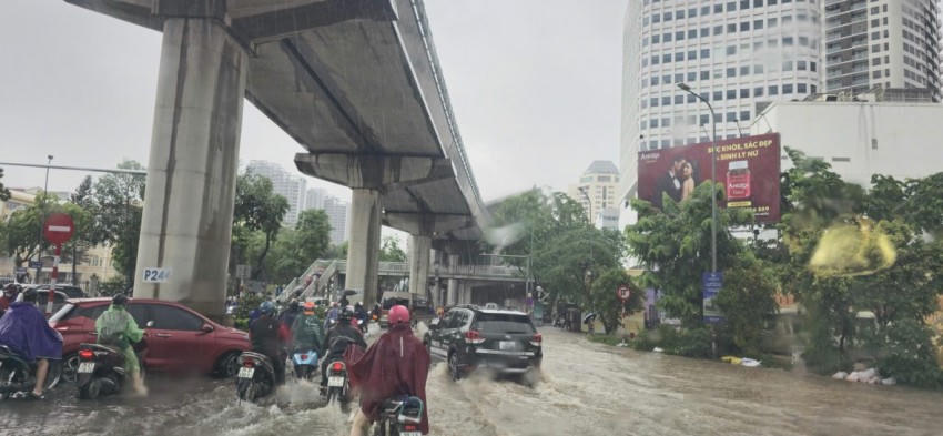 Do ảnh hưởng của bão số 5 Kajiki, Hà Nội mưa lớn kéo dài suốt từ đêm qua đến sáng sớm nay 26/8 khiến nhiều tuyến đường ngập sâu.
																																																																	
																																																																
																																																															
																																																															
																																																														
																																																													
																																																												
																																																												
																																																											
																																																										
																																																									
																																																									
																																																								
																																																							
																																																						
																																																						
																																																					
																																																				
																																																			
																																																			
																																																		
																																																	
																																																
																																																
																																															
																																														
																																													
																																													
																																												
																																											
																																										
																																										
																																									
																																								
																																							
																																							
																																						
																																					
																																				
																																				
																																			
																																		
																																	
																																	
																																
																															
																														
																														
																													
																												
																											
																											
																										
																									
																								
																								
																							
																						
																					
																					
																				
																			
																		
																		
																	
																
															
															
														
													
												
												
											
										
									
									
								
							
						
						
					
				
			
			
						
							
								
									
								
								
									
									
										
											
												
											
											
												
												
													
														
															
														
														
															
															
																
																	
																		
																	
																	
																		
																		
																			
																				
																					
																				
																				
																					
																					
																						
																							
																								
																							
																							
																								
																								
																									
																										
																											
																										
																										
																											
																											
																												
																													
																														
																													
																													
																														
																														
																															
																																
																																	
																																
																																
																																	
																																	
																																		
																																			
																																				
																																			
																																			
																																				
																																				
																																					
																																						
																																							
																																						
																																						
																																							
																																							
																																								
																																									
																																										
																																									
																																									
																																										
																																										
																																											
																																												
																																													
																																												
																																												
																																													
																																													
																																														
																																															
																																																
																																															
																																															
																																																
																																																
																																																	
																																																		
																																																			
																																																		
																																																		
																																																			
																																																			
																																																				
																																																					
																																																						
																																																					
																																																					
																																																						
																																																						
																																																							
																																																								
																																																									
																																																								
																																																								
																																																									
																																																									
																																																										
																																																											
																																																												
																																																											
																																																											
																																																												
																																																												
																																																													
																																																														
																																																															
																																																														
																																																														
																																																															
																																																															
																																																																
																																																																	
																																																																		
																																																																	
																																																																	
																																																																		Do ảnh hưởng của bão số 5 Kajiki, Hà Nội mưa lớn kéo dài suốt từ đêm qua đến sáng sớm nay 26/8 khiến nhiều tuyến đường ngập sâu.
																																																																	
																																																																
																																																															
																																																															
																																																														
																																																													
																																																												
																																																												
																																																											
																																																										
																																																									
																																																									
																																																								
																																																							
																																																						
																																																						
																																																					
																																																				
																																																			
																																																			
																																																		
																																																	
																																																
																																																
																																															
																																														
																																													
																																													
																																												
																																											
																																										
																																										
																																									
																																								
																																							
																																							
																																						
																																					
																																				
																																				
																																			
																																		
																																	
																																	
																																
																															
																														
																														
																													
																												
																											
																											
																										
																									
																								
																								
																							
																						
																					
																					
																				
																			
																		
																		
																	
																
															
															
														
													
												
												
											
										
									
									
								
							
						
						
									
										
											
												
											
											
												
												
													
														
															
														
														
															
															
																
																	
																		
																	
																	
																		
																		
																			
																				
																					
																				
																				
																					
																					
																						
																							
																								
																							
																							
																								
																								
																									
																										
																											
																										
																										
																											
																											
																												
																													
																														
																													
																													
																														
																														
																															
																																
																																	
																																
																																
																																	
																																	
																																		
																																			
																																				
																																			
																																			
																																				
																																				
																																					
																																						
																																							
																																						
																																						
																																							
																																							
																																								
																																									
																																										
																																									
																																									
																																										
																																										
																																											
																																												
																																													
																																												
																																												
																																													
																																													
																																														
																																															
																																																
																																															
																																															
																																																
																																																
																																																	
																																																		
																																																			
																																																		
																																																		
																																																			
																																																			
																																																				
																																																					
																																																						
																																																					
																																																					
																																																						
																																																						
																																																							
																																																								
																																																									
																																																								
																																																								
																																																									
																																																									
																																																										
																																																											
																																																												
																																																											
																																																											
																																																												
																																																												
																																																													
																																																														
																																																															
																																																														
																																																														
																																																															
																																																															
																																																																
																																																																	
																																																																		
																																																																	
																																																																	
																																																																		Do ảnh hưởng của bão số 5 Kajiki, Hà Nội mưa lớn kéo dài suốt từ đêm qua đến sáng sớm nay 26/8 khiến nhiều tuyến đường ngập sâu.
																																																																	
																																																																
																																																															
																																																															
																																																														
																																																													
																																																												
																																																												
																																																											
																																																										
																																																									
																																																									
																																																								
																																																							
																																																						
																																																						
																																																					
																																																				
																																																			
																																																			
																																																		
																																																	
																																																
																																																
																																															
																																														
																																													
																																													
																																												
																																											
																																										
																																										
																																									
																																								
																																							
																																							
																																						
																																					
																																				
																																				
																																			
																																		
																																	
																																	
																																
																															
																														
																														
																													
																												
																											
																											
																										
																									
																								
																								
																							
																						
																					
																					
																				
																			
																		
																		
																	
																
															
															
														
													
												
												
											
										
									
									
												
													
														
															
														
														
															
															
																
																	
																		
																	
																	
																		
																		
																			
																				
																					
																				
																				
																					
																					
																						
																							
																								
																							
																							
																								
																								
																									
																										
																											
																										
																										
																											
																											
																												
																													
																														
																													
																													
																														
																														
																															
																																
																																	
																																
																																
																																	
																																	
																																		
																																			
																																				
																																			
																																			
																																				
																																				
																																					
																																						
																																							
																																						
																																						
																																							
																																							
																																								
																																									
																																										
																																									
																																									
																																										
																																										
																																											
																																												
																																													
																																												
																																												
																																													
																																													
																																														
																																															
																																																
																																															
																																															
																																																
																																																
																																																	
																																																		
																																																			
																																																		
																																																		
																																																			
																																																			
																																																				
																																																					
																																																						
																																																					
																																																					
																																																						
																																																						
																																																							
																																																								
																																																									
																																																								
																																																								
																																																									
																																																									
																																																										
																																																											
																																																												
																																																											
																																																											
																																																												
																																																												
																																																													
																																																														
																																																															
																																																														
																																																														
																																																															
																																																															
																																																																
																																																																	
																																																																		
																																																																	
																																																																	
																																																																		Do ảnh hưởng của bão số 5 Kajiki, Hà Nội mưa lớn kéo dài suốt từ đêm qua đến sáng sớm nay 26/8 khiến nhiều tuyến đường ngập sâu.
																																																																	
																																																																
																																																															
																																																															
																																																														
																																																													
																																																												
																																																												
																																																											
																																																										
																																																									
																																																									
																																																								
																																																							
																																																						
																																																						
																																																					
																																																				
																																																			
																																																			
																																																		
																																																	
																																																
																																																
																																															
																																														
																																													
																																													
																																												
																																											
																																										
																																										
																																									
																																								
																																							
																																							
																																						
																																					
																																				
																																				
																																			
																																		
																																	
																																	
																																
																															
																														
																														
																													
																												
																											
																											
																										
																									
																								
																								
																							
																						
																					
																					
																				
																			
																		
																		
																	
																
															
															
														
													
												
												
															
																
																	
																		
																	
																	
																		
																		
																			
																				
																					
																				
																				
																					
																					
																						
																							
																								
																							
																							
																								
																								
																									
																										
																											
																										
																										
																											
																											
																												
																													
																														
																													
																													
																														
																														
																															
																																
																																	
																																
																																
																																	
																																	
																																		
																																			
																																				
																																			
																																			
																																				
																																				
																																					
																																						
																																							
																																						
																																						
																																							
																																							
																																								
																																									
																																										
																																									
																																									
																																										
																																										
																																											
																																												
																																													
																																												
																																												
																																													
																																													
																																														
																																															
																																																
																																															
																																															
																																																
																																																
																																																	
																																																		
																																																			
																																																		
																																																		
																																																			
																																																			
																																																				
																																																					
																																																						
																																																					
																																																					
																																																						
																																																						
																																																							
																																																								
																																																									
																																																								
																																																								
																																																									
																																																									
																																																										
																																																											
																																																												
																																																											
																																																											
																																																												
																																																												
																																																													
																																																														
																																																															
																																																														
																																																														
																																																															
																																																															
																																																																
																																																																	
																																																																		
																																																																	
																																																																	
																																																																		Do ảnh hưởng của bão số 5 Kajiki, Hà Nội mưa lớn kéo dài suốt từ đêm qua đến sáng sớm nay 26/8 khiến nhiều tuyến đường ngập sâu.
																																																																	
																																																																
																																																															
																																																															
																																																														
																																																													
																																																												
																																																												
																																																											
																																																										
																																																									
																																																									
																																																								
																																																							
																																																						
																																																						
																																																					
																																																				
																																																			
																																																			
																																																		
																																																	
																																																
																																																
																																															
																																														
																																													
																																													
																																												
																																											
																																										
																																										
																																									
																																								
																																							
																																							
																																						
																																					
																																				
																																				
																																			
																																		
																																	
																																	
																																
																															
																														
																														
																													
																												
																											
																											
																										
																									
																								
																								
																							
																						
																					
																					
																				
																			
																		
																		
																	
																
															
															
																		
																			
																				
																					
																				
																				
																					
																					
																						
																							
																								
																							
																							
																								
																								
																									
																										
																											
																										
																										
																											
																											
																												
																													
																														
																													
																													
																														
																														
																															
																																
																																	
																																
																																
																																	
																																	
																																		
																																			
																																				
																																			
																																			
																																				
																																				
																																					
																																						
																																							
																																						
																																						
																																							
																																							
																																								
																																									
																																										
																																									
																																									
																																										
																																										
																																											
																																												
																																													
																																												
																																												
																																													
																																													
																																														
																																															
																																																
																																															
																																															
																																																
																																																
																																																	
																																																		
																																																			
																																																		
																																																		
																																																			
																																																			
																																																				
																																																					
																																																						
																																																					
																																																					
																																																						
																																																						
																																																							
																																																								
																																																									
																																																								
																																																								
																																																									
																																																									
																																																										
																																																											
																																																												
																																																											
																																																											
																																																												
																																																												
																																																													
																																																														
																																																															
																																																														
																																																														
																																																															
																																																															
																																																																
																																																																	
																																																																		
																																																																	
																																																																	
																																																																		Do ảnh hưởng của bão số 5 Kajiki, Hà Nội mưa lớn kéo dài suốt từ đêm qua đến sáng sớm nay 26/8 khiến nhiều tuyến đường ngập sâu.
																																																																	
																																																																
																																																															
																																																															
																																																														
																																																													
																																																												
																																																												
																																																											
																																																										
																																																									
																																																									
																																																								
																																																							
																																																						
																																																						
																																																					
																																																				
																																																			
																																																			
																																																		
																																																	
																																																
																																																
																																															
																																														
																																													
																																													
																																												
																																											
																																										
																																										
																																									
																																								
																																							
																																							
																																						
																																					
																																				
																																				
																																			
																																		
																																	
																																	
																																
																															
																														
																														
																													
																												
																											
																											
																										
																									
																								
																								
																							
																						
																					
																					
																				
																			
																		
																		
																					
																						
																							
																								
																							
																							
																								
																								
																									
																										
																											
																										
																										
																											
																											
																												
																													
																														
																													
																													
																														
																														
																															
																																
																																	
																																
																																
																																	
																																	
																																		
																																			
																																				
																																			
																																			
																																				
																																				
																																					
																																						
																																							
																																						
																																						
																																							
																																							
																																								
																																									
																																										
																																									
																																									
																																										
																																										
																																											
																																												
																																													
																																												
																																												
																																													
																																													
																																														
																																															
																																																
																																															
																																															
																																																
																																																
																																																	
																																																		
																																																			
																																																		
																																																		
																																																			
																																																			
																																																				
																																																					
																																																						
																																																					
																																																					
																																																						
																																																						
																																																							
																																																								
																																																									
																																																								
																																																								
																																																									
																																																									
																																																										
																																																											
																																																												
																																																											
																																																											
																																																												
																																																												
																																																													
																																																														
																																																															
																																																														
																																																														
																																																															
																																																															
																																																																
																																																																	
																																																																		
																																																																	
																																																																	
																																																																		Do ảnh hưởng của bão số 5 Kajiki, Hà Nội mưa lớn kéo dài suốt từ đêm qua đến sáng sớm nay 26/8 khiến nhiều tuyến đường ngập sâu.
																																																																	
																																																																
																																																															
																																																															
																																																														
																																																													
																																																												
																																																												
																																																											
																																																										
																																																									
																																																									
																																																								
																																																							
																																																						
																																																						
																																																					
																																																				
																																																			
																																																			
																																																		
																																																	
																																																
																																																
																																															
																																														
																																													
																																													
																																												
																																											
																																										
																																										
																																									
																																								
																																							
																																							
																																						
																																					
																																				
																																				
																																			
																																		
																																	
																																	
																																
																															
																														
																														
																													
																												
																											
																											
																										
																									
																								
																								
																							
																						
																					
																					
																								
																									
																										
																											
																										
																										
																											
																											
																												
																													
																														
																													
																													
																														
																														
																															
																																
																																	
																																
																																
																																	
																																	
																																		
																																			
																																				
																																			
																																			
																																				
																																				
																																					
																																						
																																							
																																						
																																						
																																							
																																							
																																								
																																									
																																										
																																									
																																									
																																										
																																										
																																											
																																												
																																													
																																												
																																												
																																													
																																													
																																														
																																															
																																																
																																															
																																															
																																																
																																																
																																																	
																																																		
																																																			
																																																		
																																																		
																																																			
																																																			
																																																				
																																																					
																																																						
																																																					
																																																					
																																																						
																																																						
																																																							
																																																								
																																																									
																																																								
																																																								
																																																									
																																																									
																																																										
																																																											
																																																												
																																																											
																																																											
																																																												
																																																												
																																																													
																																																														
																																																															
																																																														
																																																														
																																																															
																																																															
																																																																
																																																																	
																																																																		
																																																																	
																																																																	
																																																																		Do ảnh hưởng của bão số 5 Kajiki, Hà Nội mưa lớn kéo dài suốt từ đêm qua đến sáng sớm nay 26/8 khiến nhiều tuyến đường ngập sâu.
																																																																	
																																																																
																																																															
																																																															
																																																														
																																																													
																																																												
																																																												
																																																											
																																																										
																																																									
																																																									
																																																								
																																																							
																																																						
																																																						
																																																					
																																																				
																																																			
																																																			
																																																		
																																																	
																																																
																																																
																																															
																																														
																																													
																																													
																																												
																																											
																																										
																																										
																																									
																																								
																																							
																																							
																																						
																																					
																																				
																																				
																																			
																																		
																																	
																																	
																																
																															
																														
																														
																													
																												
																											
																											
																										
																									
																								
																								
																											
																												
																													
																														
																													
																													
																														
																														
																															
																																
																																	
																																
																																
																																	
																																	
																																		
																																			
																																				
																																			
																																			
																																				
																																				
																																					
																																						
																																							
																																						
																																						
																																							
																																							
																																								
																																									
																																										
																																									
																																									
																																										
																																										
																																											
																																												
																																													
																																												
																																												
																																													
																																													
																																														
																																															
																																																
																																															
																																															
																																																
																																																
																																																	
																																																		
																																																			
																																																		
																																																		
																																																			
																																																			
																																																				
																																																					
																																																						
																																																					
																																																					
																																																						
																																																						
																																																							
																																																								
																																																									
																																																								
																																																								
																																																									
																																																									
																																																										
																																																											
																																																												
																																																											
																																																											
																																																												
																																																												
																																																													
																																																														
																																																															
																																																														
																																																														
																																																															
																																																															
																																																																
																																																																	
																																																																		
																																																																	
																																																																	
																																																																		Do ảnh hưởng của bão số 5 Kajiki, Hà Nội mưa lớn kéo dài suốt từ đêm qua đến sáng sớm nay 26/8 khiến nhiều tuyến đường ngập sâu.
																																																																	
																																																																
																																																															
																																																															
																																																														
																																																													
																																																												
																																																												
																																																											
																																																										
																																																									
																																																									
																																																								
																																																							
																																																						
																																																						
																																																					
																																																				
																																																			
																																																			
																																																		
																																																	
																																																
																																																
																																															
																																														
																																													
																																													
																																												
																																											
																																										
																																										
																																									
																																								
																																							
																																							
																																						
																																					
																																				
																																				
																																			
																																		
																																	
																																	
																																
																															
																														
																														
																													
																												
																											
																											
																														
																															
																																
																																	
																																
																																
																																	
																																	
																																		
																																			
																																				
																																			
																																			
																																				
																																				
																																					
																																						
																																							
																																						
																																						
																																							
																																							
																																								
																																									
																																										
																																									
																																									
																																										
																																										
																																											
																																												
																																													
																																												
																																												
																																													
																																													
																																														
																																															
																																																
																																															
																																															
																																																
																																																
																																																	
																																																		
																																																			
																																																		
																																																		
																																																			
																																																			
																																																				
																																																					
																																																						
																																																					
																																																					
																																																						
																																																						
																																																							
																																																								
																																																									
																																																								
																																																								
																																																									
																																																									
																																																										
																																																											
																																																												
																																																											
																																																											
																																																												
																																																												
																																																													
																																																														
																																																															
																																																														
																																																														
																																																															
																																																															
																																																																
																																																																	
																																																																		
																																																																	
																																																																	
																																																																		Do ảnh hưởng của bão số 5 Kajiki, Hà Nội mưa lớn kéo dài suốt từ đêm qua đến sáng sớm nay 26/8 khiến nhiều tuyến đường ngập sâu.
																																																																	
																																																																
																																																															
																																																															
																																																														
																																																													
																																																												
																																																												
																																																											
																																																										
																																																									
																																																									
																																																								
																																																							
																																																						
																																																						
																																																					
																																																				
																																																			
																																																			
																																																		
																																																	
																																																
																																																
																																															
																																														
																																													
																																													
																																												
																																											
																																										
																																										
																																									
																																								
																																							
																																							
																																						
																																					
																																				
																																				
																																			
																																		
																																	
																																	
																																
																															
																														
																														
																																	
																																		
																																			
																																				
																																			
																																			
																																				
																																				
																																					
																																						
																																							
																																						
																																						
																																							
																																							
																																								
																																									
																																										
																																									
																																									
																																										
																																										
																																											
																																												
																																													
																																												
																																												
																																													
																																													
																																														
																																															
																																																
																																															
																																															
																																																
																																																
																																																	
																																																		
																																																			
																																																		
																																																		
																																																			
																																																			
																																																				
																																																					
																																																						
																																																					
																																																					
																																																						
																																																						
																																																							
																																																								
																																																									
																																																								
																																																								
																																																									
																																																									
																																																										
																																																											
																																																												
																																																											
																																																											
																																																												
																																																												
																																																													
																																																														
																																																															
																																																														
																																																														
																																																															
																																																															
																																																																
																																																																	
																																																																		
																																																																	
																																																																	
																																																																		Do ảnh hưởng của bão số 5 Kajiki, Hà Nội mưa lớn kéo dài suốt từ đêm qua đến sáng sớm nay 26/8 khiến nhiều tuyến đường ngập sâu.
																																																																	
																																																																
																																																															
																																																															
																																																														
																																																													
																																																												
																																																												
																																																											
																																																										
																																																									
																																																									
																																																								
																																																							
																																																						
																																																						
																																																					
																																																				
																																																			
																																																			
																																																		
																																																	
																																																
																																																
																																															
																																														
																																													
																																													
																																												
																																											
																																										
																																										
																																									
																																								
																																							
																																							
																																						
																																					
																																				
																																				
																																			
																																		
																																	
																																	
																																				
																																					
																																						
																																							
																																						
																																						
																																							
																																							
																																								
																																									
																																										
																																									
																																									
																																										
																																										
																																											
																																												
																																													
																																												
																																												
																																													
																																													
																																														
																																															
																																																
																																															
																																															
																																																
																																																
																																																	
																																																		
																																																			
																																																		
																																																		
																																																			
																																																			
																																																				
																																																					
																																																						
																																																					
																																																					
																																																						
																																																						
																																																							
																																																								
																																																									
																																																								
																																																								
																																																									
																																																									
																																																										
																																																											
																																																												
																																																											
																																																											
																																																												
																																																												
																																																													
																																																														
																																																															
																																																														
																																																														
																																																															
																																																															
																																																																
																																																																	
																																																																		
																																																																	
																																																																	
																																																																		Do ảnh hưởng của bão số 5 Kajiki, Hà Nội mưa lớn kéo dài suốt từ đêm qua đến sáng sớm nay 26/8 khiến nhiều tuyến đường ngập sâu.
																																																																	
																																																																
																																																															
																																																															
																																																														
																																																													
																																																												
																																																												
																																																											
																																																										
																																																									
																																																									
																																																								
																																																							
																																																						
																																																						
																																																					
																																																				
																																																			
																																																			
																																																		
																																																	
																																																
																																																
																																															
																																														
																																													
																																													
																																												
																																											
																																										
																																										
																																									
																																								
																																							
																																							
																																						
																																					
																																				
																																				
																																							
																																								
																																									
																																										
																																									
																																									
																																										
																																										
																																											
																																												
																																													
																																												
																																												
																																													
																																													
																																														
																																															
																																																
																																															
																																															
																																																
																																																
																																																	
																																																		
																																																			
																																																		
																																																		
																																																			
																																																			
																																																				
																																																					
																																																						
																																																					
																																																					
																																																						
																																																						
																																																							
																																																								
																																																									
																																																								
																																																								
																																																									
																																																									
																																																										
																																																											
																																																												
																																																											
																																																											
																																																												
																																																												
																																																													
																																																														
																																																															
																																																														
																																																														
																																																															
																																																															
																																																																
																																																																	
																																																																		
																																																																	
																																																																	
																																																																		Do ảnh hưởng của bão số 5 Kajiki, Hà Nội mưa lớn kéo dài suốt từ đêm qua đến sáng sớm nay 26/8 khiến nhiều tuyến đường ngập sâu.
																																																																	
																																																																
																																																															
																																																															
																																																														
																																																													
																																																												
																																																												
																																																											
																																																										
																																																									
																																																									
																																																								
																																																							
																																																						
																																																						
																																																					
																																																				
																																																			
																																																			
																																																		
																																																	
																																																
																																																
																																															
																																														
																																													
																																													
																																												
																																											
																																										
																																										
																																									
																																								
																																							
																																							
																																										
																																											
																																												
																																													
																																												
																																												
																																													
																																													
																																														
																																															
																																																
																																															
																																															
																																																
																																																
																																																	
																																																		
																																																			
																																																		
																																																		
																																																			
																																																			
																																																				
																																																					
																																																						
																																																					
																																																					
																																																						
																																																						
																																																							
																																																								
																																																									
																																																								
																																																								
																																																									
																																																									
																																																										
																																																											
																																																												
																																																											
																																																											
																																																												
																																																												
																																																													
																																																														
																																																															
																																																														
																																																														
																																																															
																																																															
																																																																
																																																																	
																																																																		
																																																																	
																																																																	
																																																																		Do ảnh hưởng của bão số 5 Kajiki, Hà Nội mưa lớn kéo dài suốt từ đêm qua đến sáng sớm nay 26/8 khiến nhiều tuyến đường ngập sâu.
																																																																	
																																																																
																																																															
																																																															
																																																														
																																																													
																																																												
																																																												
																																																											
																																																										
																																																									
																																																									
																																																								
																																																							
																																																						
																																																						
																																																					
																																																				
																																																			
																																																			
																																																		
																																																	
																																																
																																																
																																															
																																														
																																													
																																													
																																												
																																											
																																										
																																										
																																													
																																														
																																															
																																																
																																															
																																															
																																																
																																																
																																																	
																																																		
																																																			
																																																		
																																																		
																																																			
																																																			
																																																				
																																																					
																																																						
																																																					
																																																					
																																																						
																																																						
																																																							
																																																								
																																																									
																																																								
																																																								
																																																									
																																																									
																																																										
																																																											
																																																												
																																																											
																																																											
																																																												
																																																												
																																																													
																																																														
																																																															
																																																														
																																																														
																																																															
																																																															
																																																																
																																																																	
																																																																		
																																																																	
																																																																	
																																																																		Do ảnh hưởng của bão số 5 Kajiki, Hà Nội mưa lớn kéo dài suốt từ đêm qua đến sáng sớm nay 26/8 khiến nhiều tuyến đường ngập sâu.
																																																																	
																																																																
																																																															
																																																															
																																																														
																																																													
																																																												
																																																												
																																																											
																																																										
																																																									
																																																									
																																																								
																																																							
																																																						
																																																						
																																																					
																																																				
																																																			
																																																			
																																																		
																																																	
																																																
																																																
																																															
																																														
																																													
																																													
																																																
																																																	
																																																		
																																																			
																																																		
																																																		
																																																			
																																																			
																																																				
																																																					
																																																						
																																																					
																																																					
																																																						
																																																						
																																																							
																																																								
																																																									
																																																								
																																																								
																																																									
																																																									
																																																										
																																																											
																																																												
																																																											
																																																											
																																																												
																																																												
																																																													
																																																														
																																																															
																																																														
																																																														
																																																															
																																																															
																																																																
																																																																	
																																																																		
																																																																	
																																																																	
																																																																		Do ảnh hưởng của bão số 5 Kajiki, Hà Nội mưa lớn kéo dài suốt từ đêm qua đến sáng sớm nay 26/8 khiến nhiều tuyến đường ngập sâu.
																																																																	
																																																																
																																																															
																																																															
																																																														
																																																													
																																																												
																																																												
																																																											
																																																										
																																																									
																																																									
																																																								
																																																							
																																																						
																																																						
																																																					
																																																				
																																																			
																																																			
																																																		
																																																	
																																																
																																																
																																																			
																																																				
																																																					
																																																						
																																																					
																																																					
																																																						
																																																						
																																																							
																																																								
																																																									
																																																								
																																																								
																																																									
																																																									
																																																										
																																																											
																																																												
																																																											
																																																											
																																																												
																																																												
																																																													
																																																														
																																																															
																																																														
																																																														
																																																															
																																																															
																																																																
																																																																	
																																																																		
																																																																	
																																																																	
																																																																		Do ảnh hưởng của bão số 5 Kajiki, Hà Nội mưa lớn kéo dài suốt từ đêm qua đến sáng sớm nay 26/8 khiến nhiều tuyến đường ngập sâu.
																																																																	
																																																																
																																																															
																																																															
																																																														
																																																													
																																																												
																																																												
																																																											
																																																										
																																																									
																																																									
																																																								
																																																							
																																																						
																																																						
																																																					
																																																				
																																																			
																																																			
																																																						
																																																							
																																																								
																																																									
																																																								
																																																								
																																																									
																																																									
																																																										
																																																											
																																																												
																																																											
																																																											
																																																												
																																																												
																																																													
																																																														
																																																															
																																																														
																																																														
																																																															
																																																															
																																																																
																																																																	
																																																																		
																																																																	
																																																																	
																																																																		Do ảnh hưởng của bão số 5 Kajiki, Hà Nội mưa lớn kéo dài suốt từ đêm qua đến sáng sớm nay 26/8 khiến nhiều tuyến đường ngập sâu.
																																																																	
																																																																
																																																															
																																																															
																																																														
																																																													
																																																												
																																																												
																																																											
																																																										
																																																									
																																																									
																																																								
																																																							
																																																						
																																																						
																																																									
																																																										
																																																											
																																																												
																																																											
																																																											
																																																												
																																																												
																																																													
																																																														
																																																															
																																																														
																																																														
																																																															
																																																															
																																																																
																																																																	
																																																																		
																																																																	
																																																																	
																																																																		Do ảnh hưởng của bão số 5 Kajiki, Hà Nội mưa lớn kéo dài suốt từ đêm qua đến sáng sớm nay 26/8 khiến nhiều tuyến đường ngập sâu.
																																																																	
																																																																
																																																															
																																																															
																																																														
																																																													
																																																												
																																																												
																																																											
																																																										
																																																									
																																																									
																																																												
																																																													
																																																														
																																																															
																																																														
																																																														
																																																															
																																																															
																																																																
																																																																	
																																																																		
																																																																	
																																																																	
																																																																		Do ảnh hưởng của bão số 5 Kajiki, Hà Nội mưa lớn kéo dài suốt từ đêm qua đến sáng sớm nay 26/8 khiến nhiều tuyến đường ngập sâu.
																																																																	
																																																																
																																																															
																																																															
																																																														
																																																													
																																																												
																																																												
																																																															
																																																																
																																																																	
																																																																		
																																																																	
																																																																	
																																																																		Do ảnh hưởng của bão số 5 Kajiki, Hà Nội mưa lớn kéo dài suốt từ đêm qua đến sáng sớm nay 26/8 khiến nhiều tuyến đường ngập sâu.
																																																																	
																																																																
																																																															
																																																															Do ảnh hưởng của bão số 5 Kajiki, Hà Nội mưa lớn kéo dài suốt từ đêm qua đến sáng sớm nay 26/8 khiến nhiều tuyến đường ngập sâu.