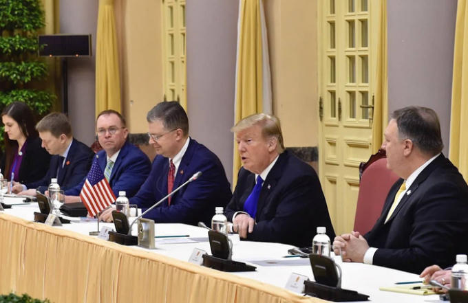 Cùng tham dự hội đàm phía đoàn Hoa Kỳ lần này có Ngoại trưởng Hoa Kỳ Mike Pompeo và Chánh Văn phòng Nhà Trắng Mick Mulvaney - Ảnh: gia Linh.