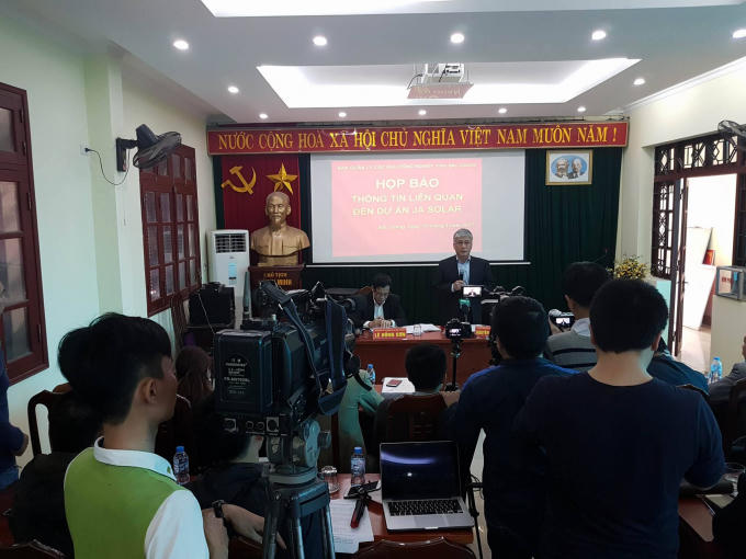 Đông đảo cơ quan báo chí tham dự buổi họp báo.