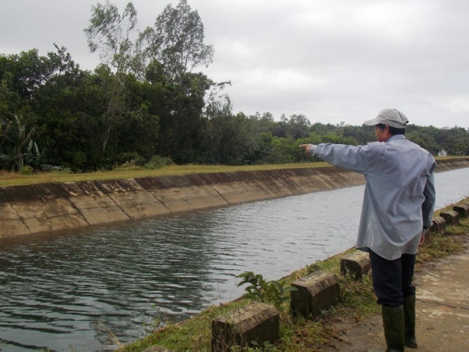 Hiện trường bờ kênh nơi nạn nhân Hải ngã và tử vong