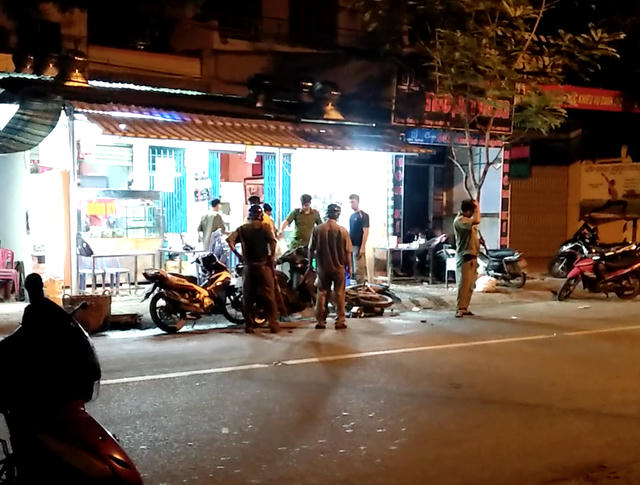 TP Hồ Chí Minh: Gần 10 thanh niên ẩu đả kinh hoàng trong quán hủ tiếu