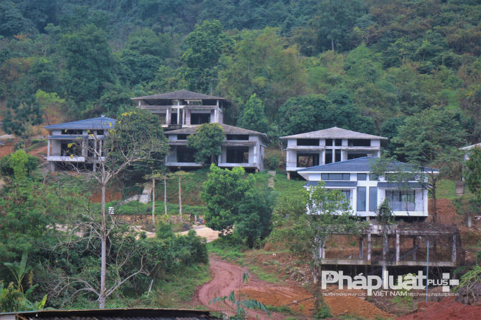 Những căn biệt thự đang