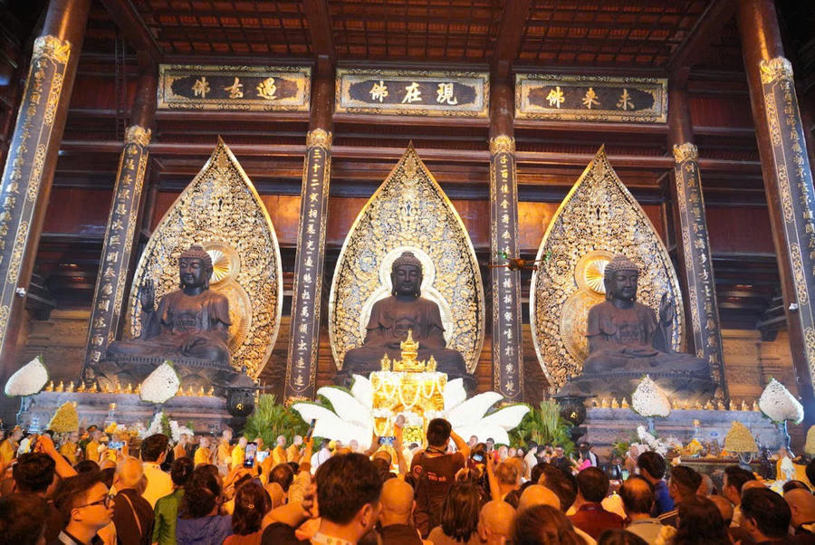 Xá lợi Phật được ngự tại điện Tam Thế.