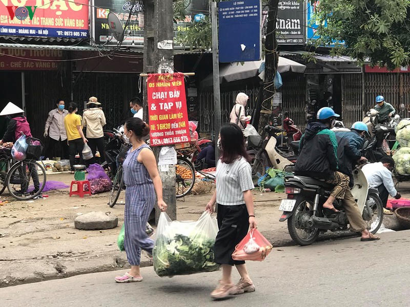 anh: nguoi ha noi binh tinh trong nhung ngay