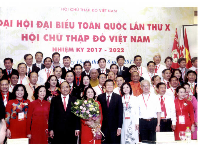 Thượng tọa Thích Truyền Tứ còn là thành viên tích cực của Hội chữ thập đỏ Việt Nam.