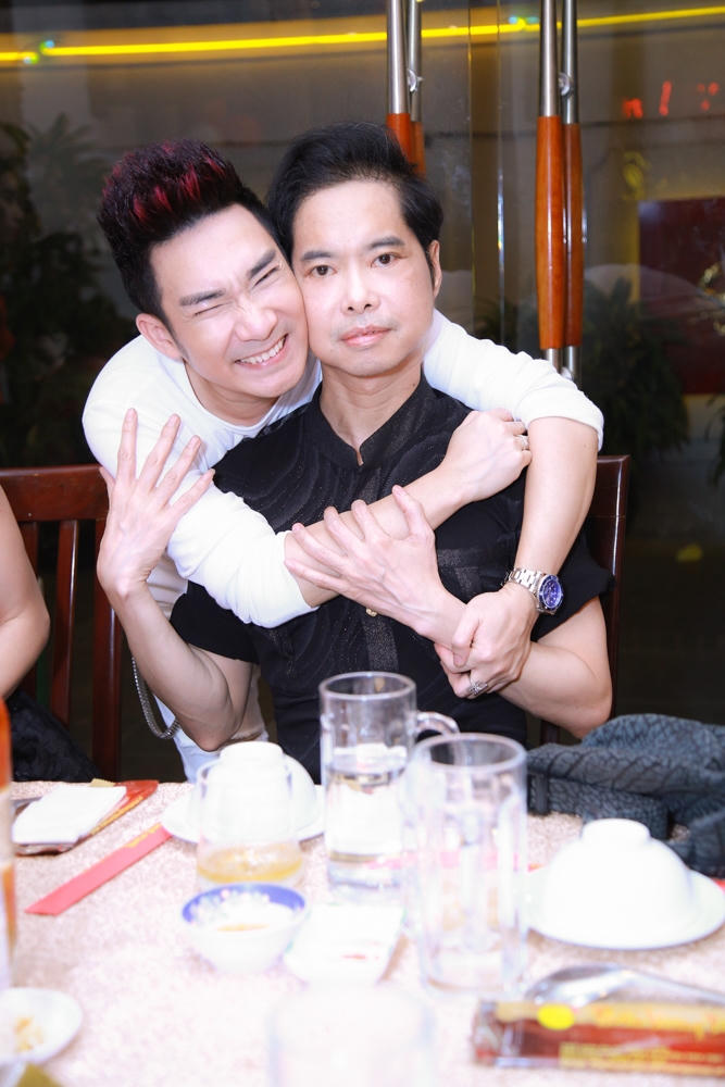 Ca sĩ Ngọc Sơn luôn dành tình cảm yêu quý các nghệ sĩ đàn em, đặc biệt là Quang Hà