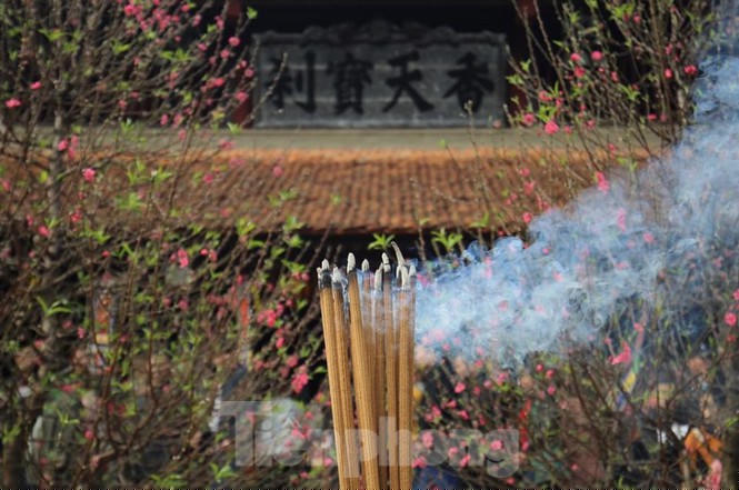 Biển người du xuân, vãn cảnh ngày khai hội chùa Hương - ảnh 5