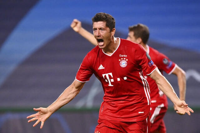 Lewandowski ăn mừng sau khi ghi bàn vào lưới Lyon, tiền đạo người Ba Lan đã ghi bàn ở chín trận liên tiếp tại Champions League