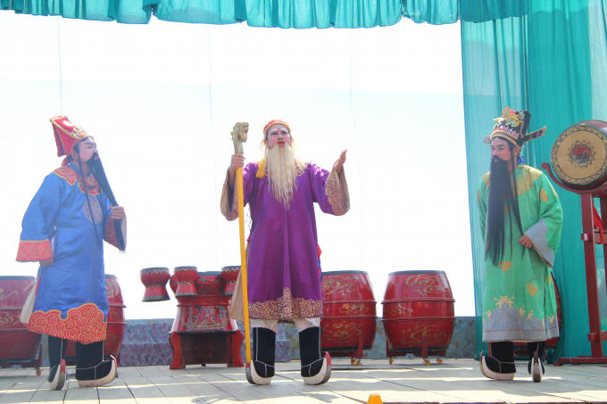 Ba ông Phúc, Lộc Thọ cầu cho ngư dân nơi đây có cuộc sống ấm no hạnh phúc. (Ảnh: Vân Trương)