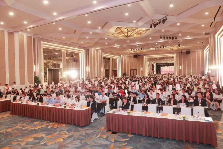 Toàn cảnh Đại hội đồng cổ đông SHB năm 2024 với gần 1.400 cổ đông tham dự.