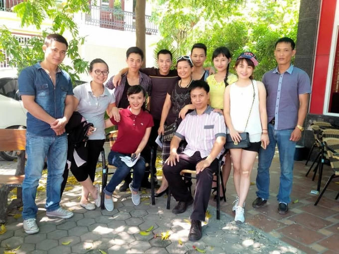 Hot girl Võ thuật và kỉ niệm cùng ekip chương trình hướng dẫn kĩ năng tự vệ cho nữ giới qua truyền hình.
