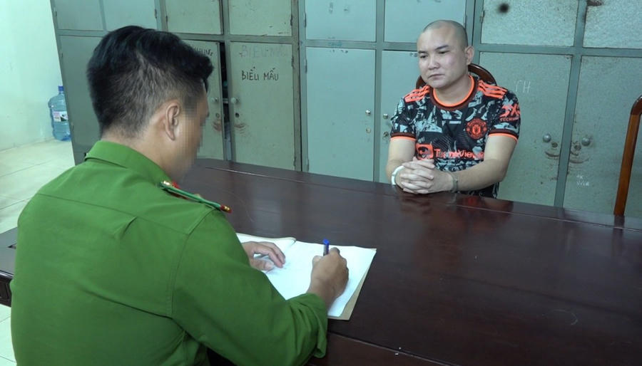 Đối tượng Nguyễn Ánh Dương tại cơ quan Công an - Ảnh Công an Nghệ An.