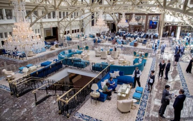 Khung cảnh bên trong sảnh chờ của khách sạn Trump. (Ảnh: EPA)