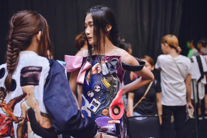 Có thể nói Kha Mỹ Vân là một trong những gương mặt toả sáng tại điểm diễn. (Photo: Nghĩa Ngô)